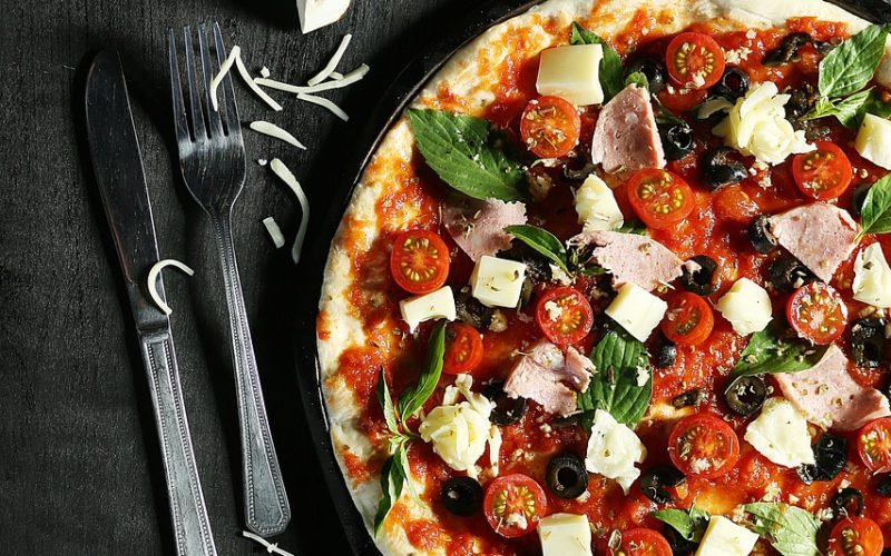 pizza, pizza hut, cooking-2589569.jpg